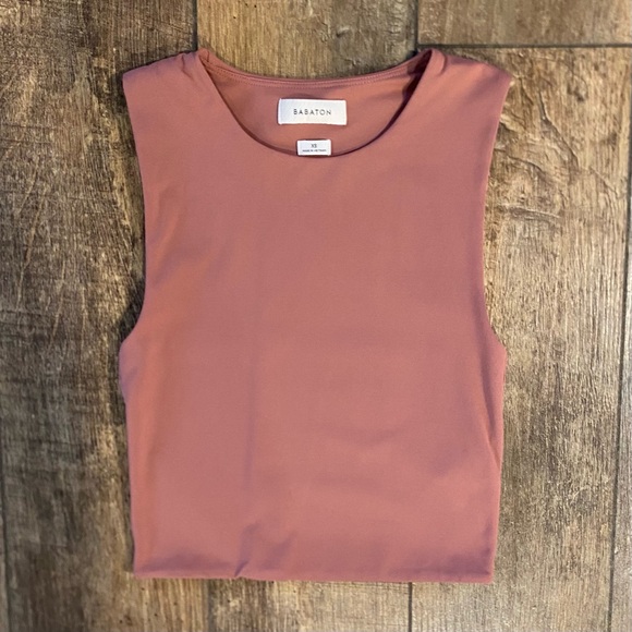 aritzia babaton contour muscle tank in rose (pink/mauve) - Picture 4 of 7